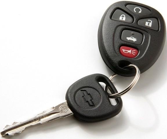 Llaves con chip y controles para autos